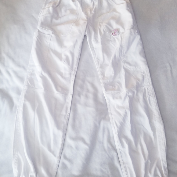 NWOT Blue & White Breathable Scrub Set - Picture 3 of 6